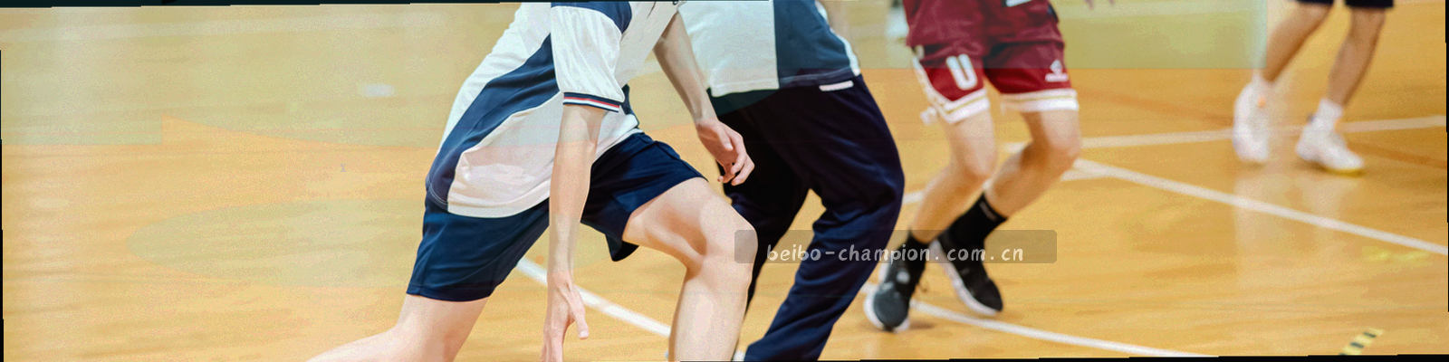 冰面霜层与裂纹纹理，深蓝黑基调下的抽象视觉